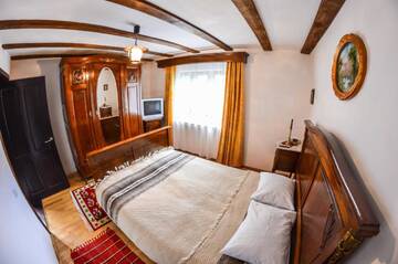 Фото номера Люкс с 2 спальнями Гостевой дом Casa Veche г. Мэлдэрешти 3